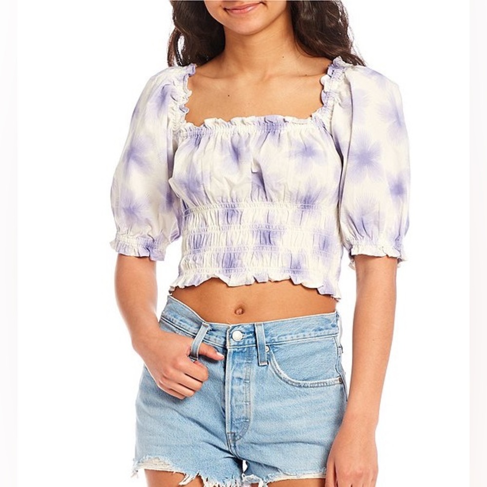 New Levi’s printed puff sleeved top